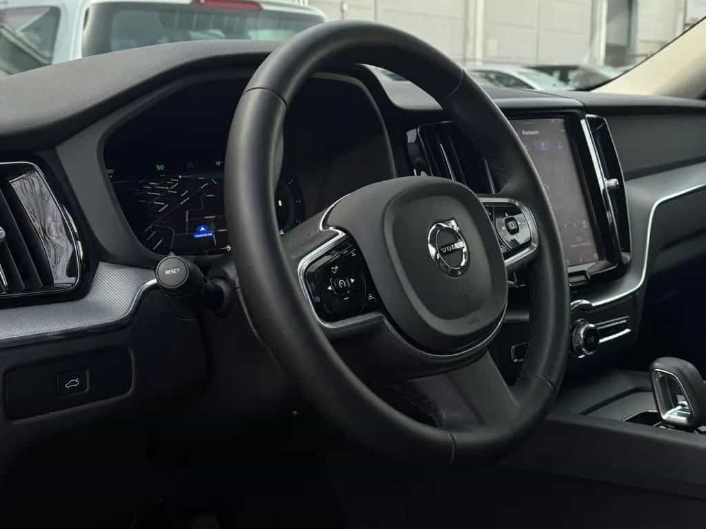 Volvo XC60 2.0 B4 Plus Dark 02/2023-photo-10