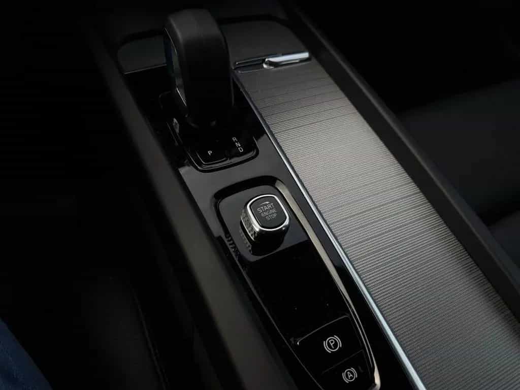 Volvo XC60 2.0 B4 Plus Dark 02/2023-photo-14