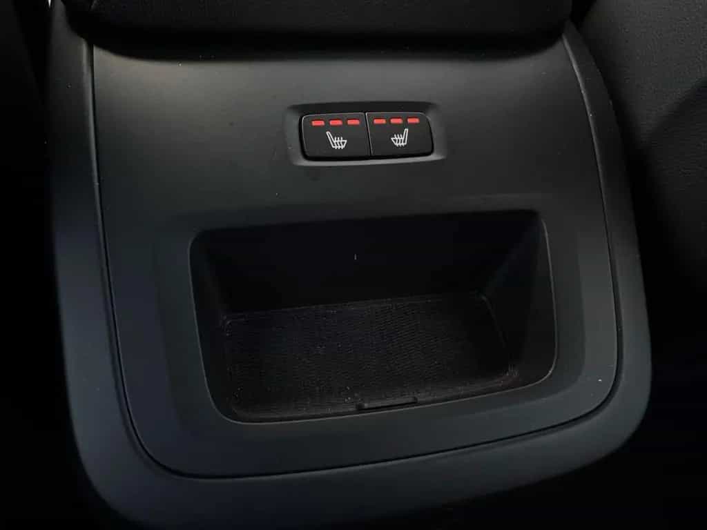 Volvo XC60 2.0 B4 Plus Dark 02/2023-photo-18