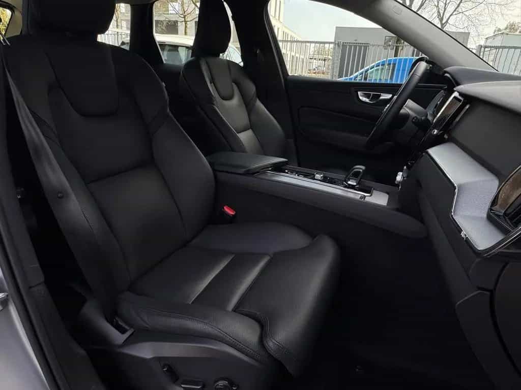 Volvo XC60 2.0 B4 Plus Dark 02/2023-photo-21