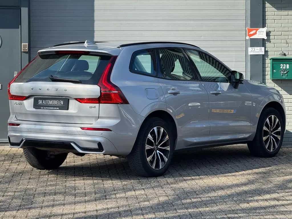 Volvo XC60 2.0 B4 Plus Dark 02/2023-photo-4