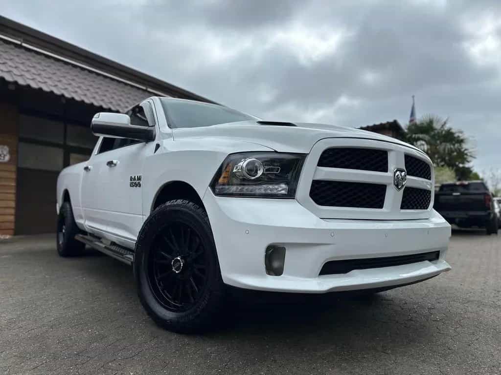Dodge RAM LARAMIE*LONGBED*5.7 V8*4X4*AHK*NAVI*LACHANTI*PDC 10/2017-photo-13