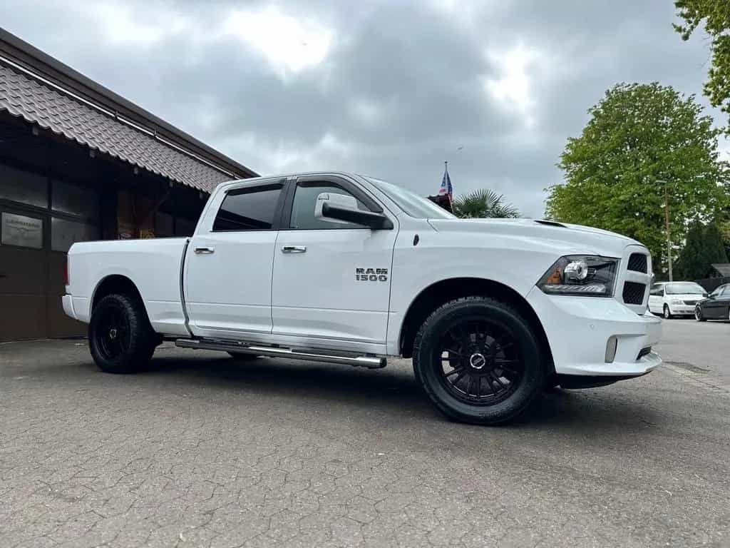 Dodge RAM LARAMIE*LONGBED*5.7 V8*4X4*AHK*NAVI*LACHANTI*PDC 10/2017-photo-17
