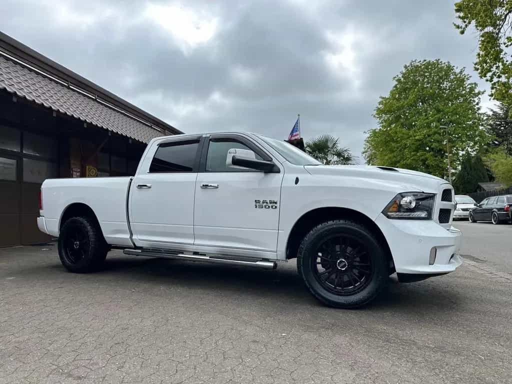 Dodge RAM LARAMIE*LONGBED*5.7 V8*4X4*AHK*NAVI*LACHANTI*PDC 10/2017-photo-18