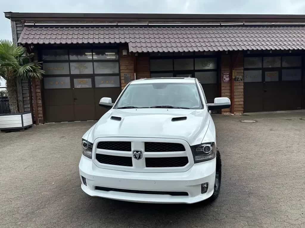 Dodge RAM LARAMIE*LONGBED*5.7 V8*4X4*AHK*NAVI*LACHANTI*PDC 10/2017-photo-2