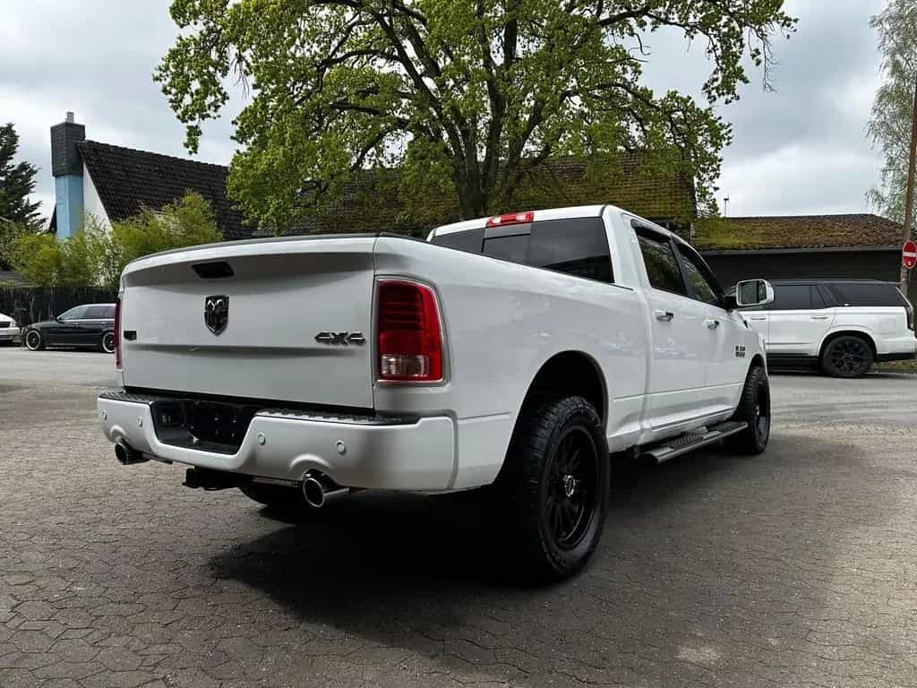Dodge RAM LARAMIE*LONGBED*5.7 V8*4X4*AHK*NAVI*LACHANTI*PDC 10/2017-photo-25