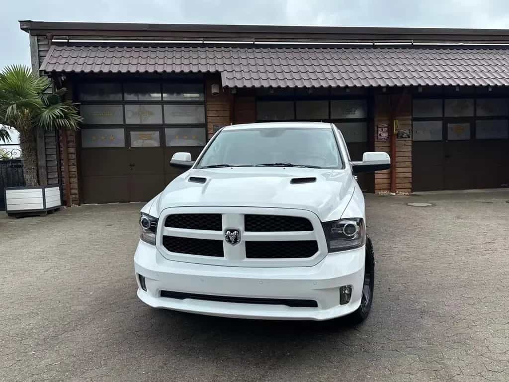 Dodge RAM LARAMIE*LONGBED*5.7 V8*4X4*AHK*NAVI*LACHANTI*PDC 10/2017-photo-3