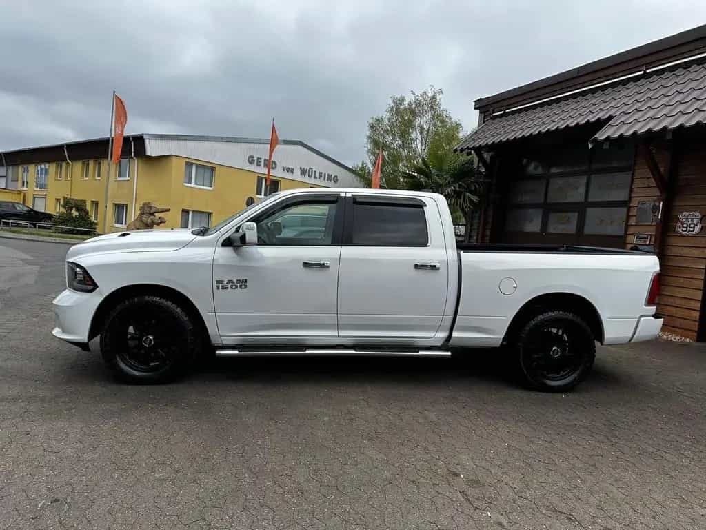 Dodge RAM LARAMIE*LONGBED*5.7 V8*4X4*AHK*NAVI*LACHANTI*PDC 10/2017-photo-32