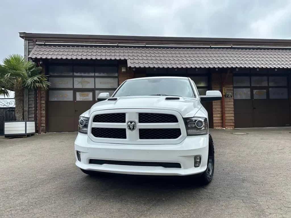 Dodge RAM LARAMIE*LONGBED*5.7 V8*4X4*AHK*NAVI*LACHANTI*PDC 10/2017-photo-5