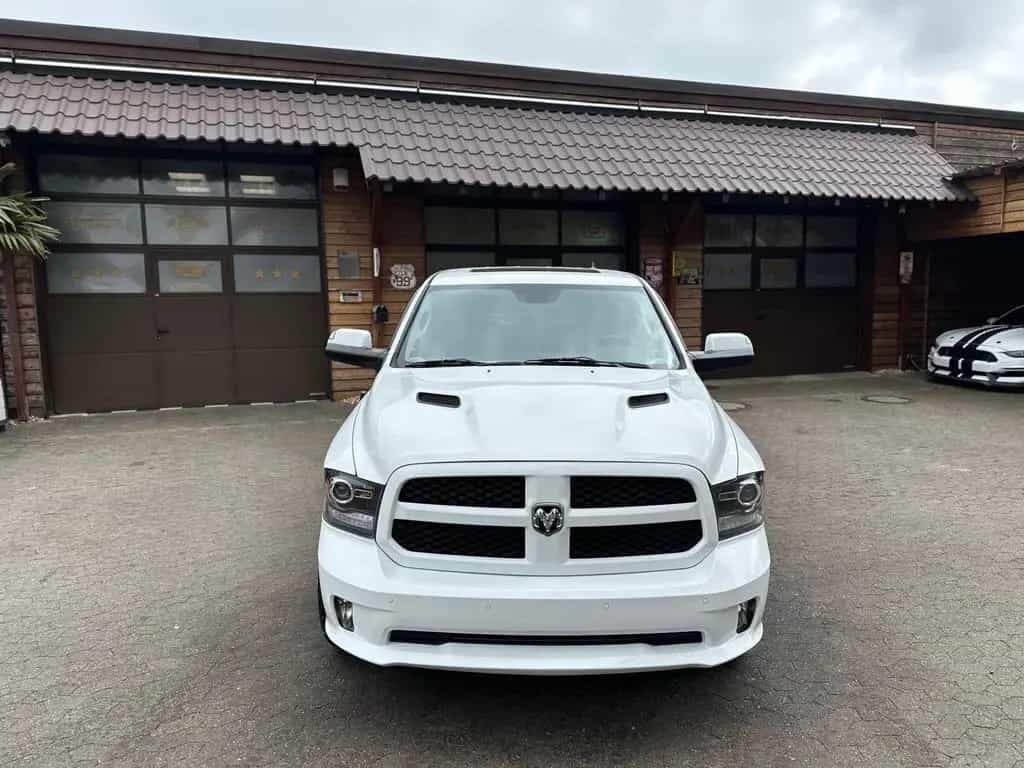 Dodge RAM LARAMIE*LONGBED*5.7 V8*4X4*AHK*NAVI*LACHANTI*PDC 10/2017-photo-6