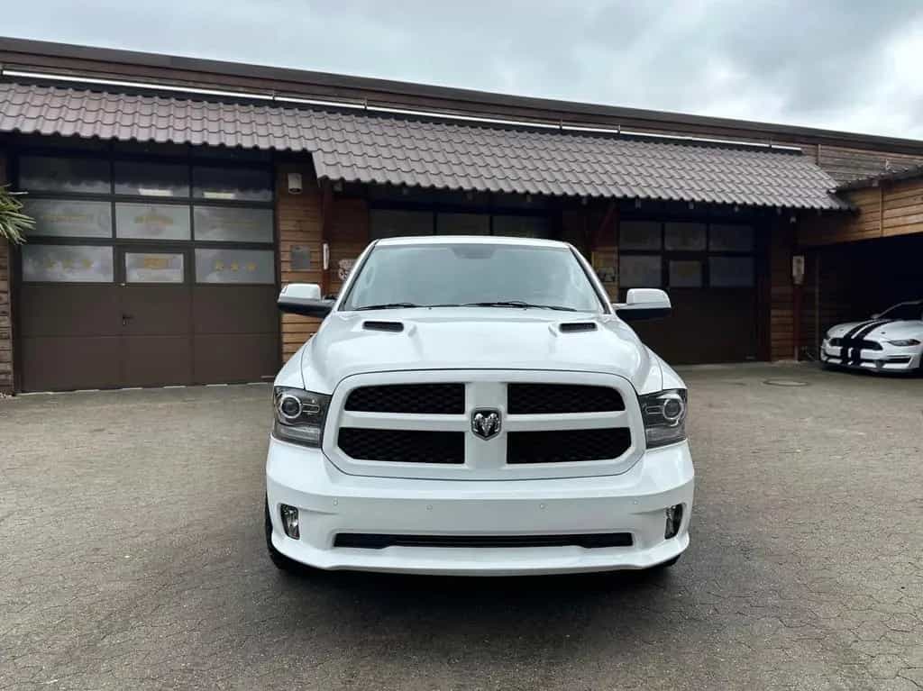 Dodge RAM LARAMIE*LONGBED*5.7 V8*4X4*AHK*NAVI*LACHANTI*PDC 10/2017-photo-7