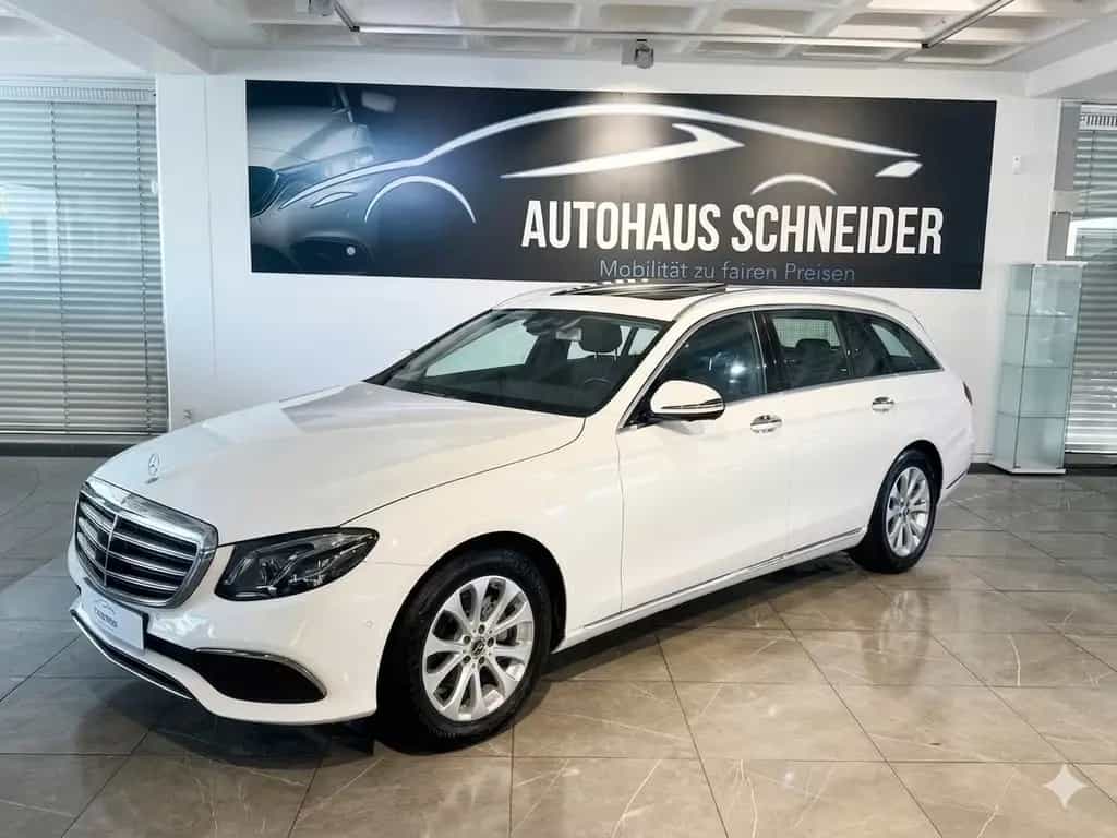 Mercedes-Benz E 200 T-Modell *1.Hd*Erst 61tkm*Navi*360° Kamera 04/2017-photo-0