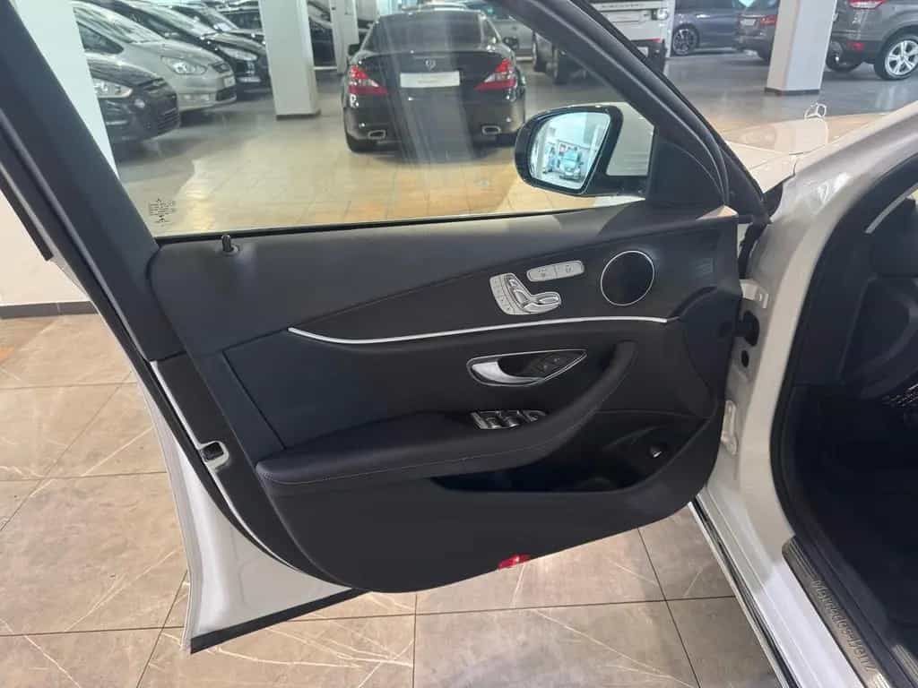 Mercedes-Benz E 200 T-Modell *1.Hd*Erst 61tkm*Navi*360° Kamera 04/2017-photo-14