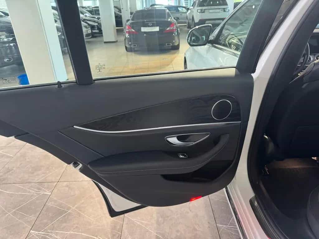 Mercedes-Benz E 200 T-Modell *1.Hd*Erst 61tkm*Navi*360° Kamera 04/2017-photo-15
