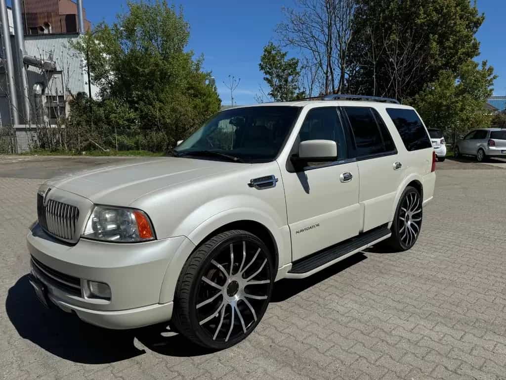 Lincoln Navigator 5.4 V8 * 1. HAND * 8-Sitzer * Allrad * 01/2005-photo-0