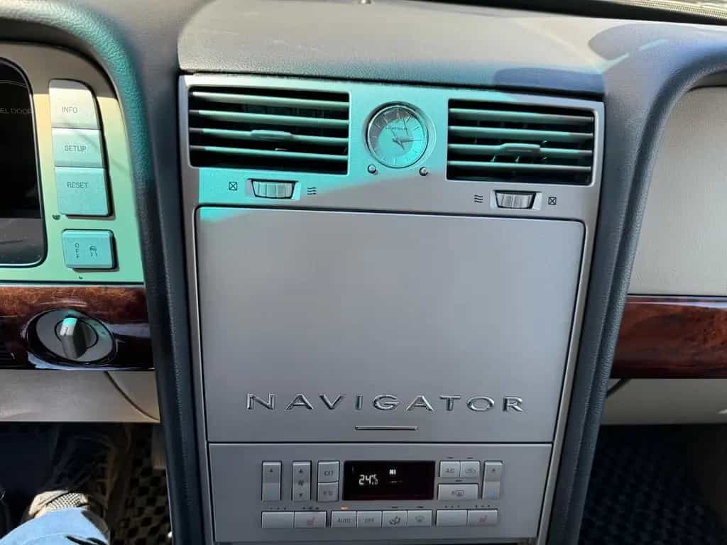 Lincoln Navigator 5.4 V8 * 1. HAND * 8-Sitzer * Allrad * 01/2005-photo-14