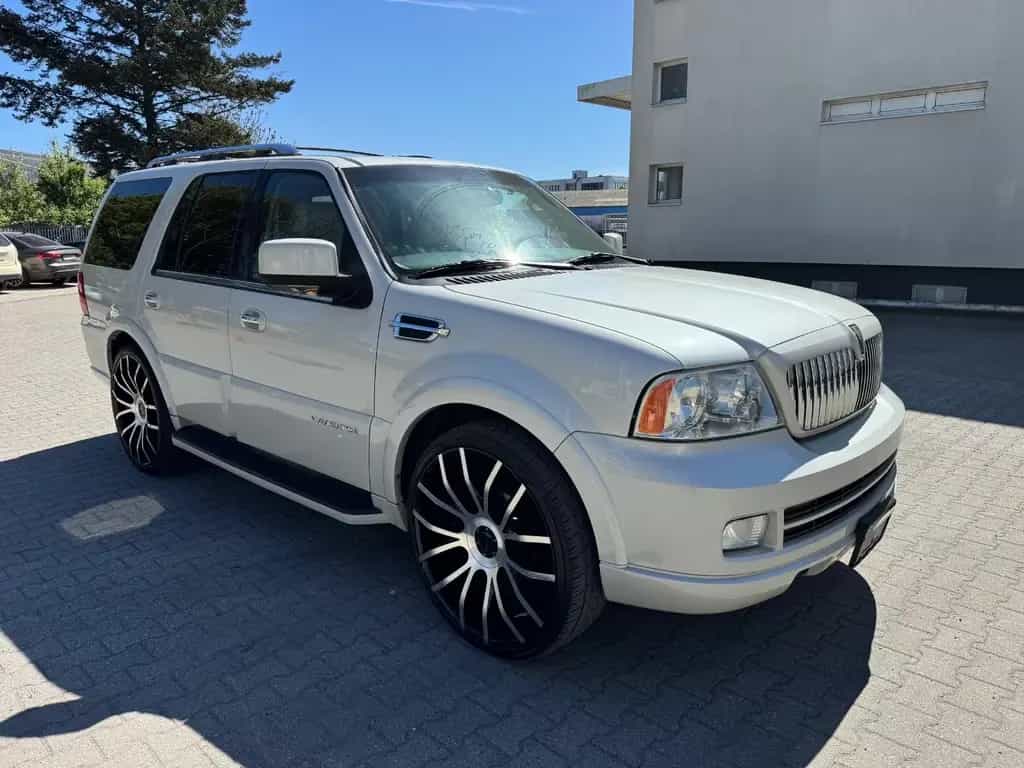 Lincoln Navigator 5.4 V8 * 1. HAND * 8-Sitzer * Allrad * 01/2005-photo-3