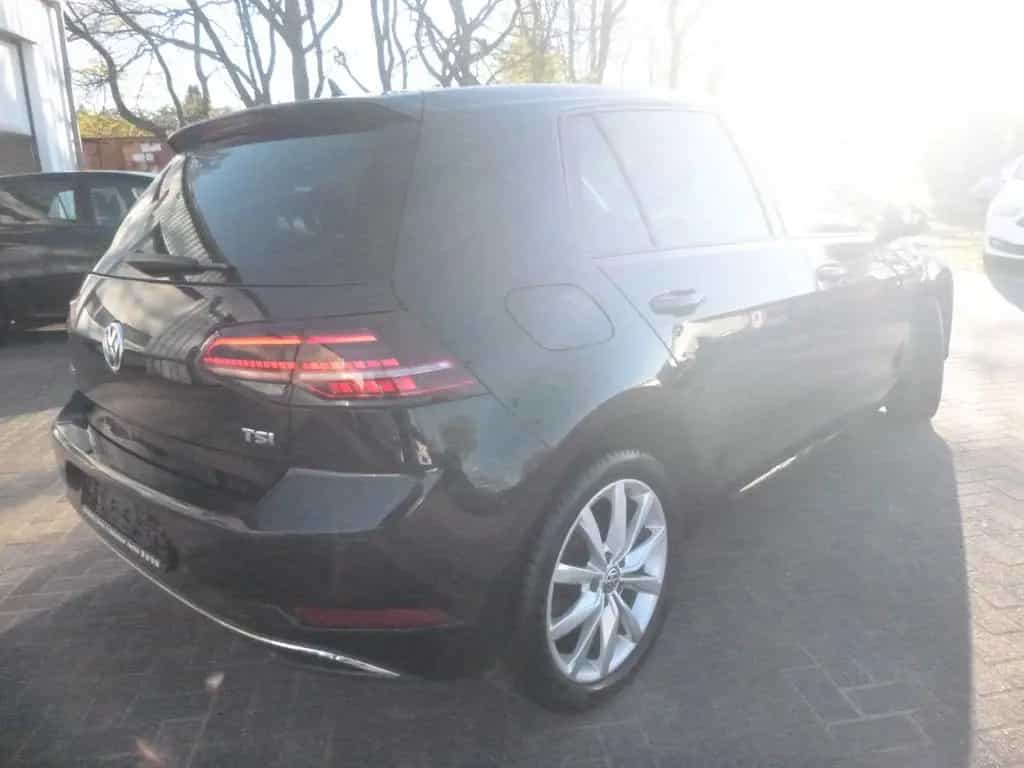 Volkswagen Golf 1.0 TSI BMT Highline-Navi-LED-PDC-Panorama 09/2017-photo-3