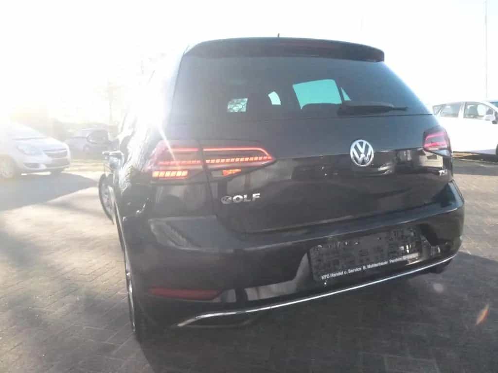 Volkswagen Golf 1.0 TSI BMT Highline-Navi-LED-PDC-Panorama 09/2017-photo-4