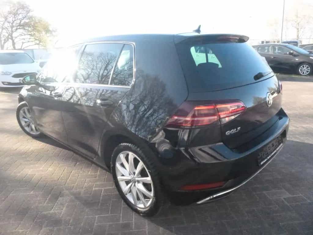 Volkswagen Golf 1.0 TSI BMT Highline-Navi-LED-PDC-Panorama 09/2017-photo-5