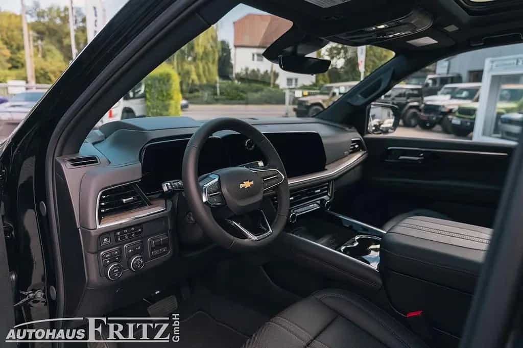 Chevrolet Suburban High Country - 6,2l V8 4WD TV null-photo-11