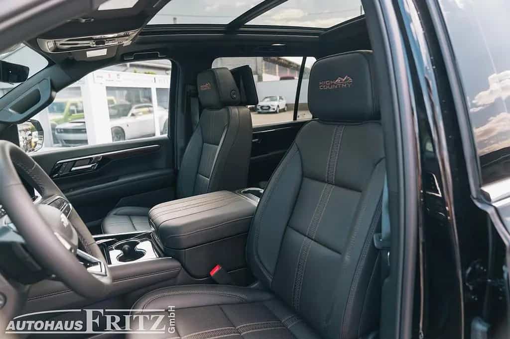 Chevrolet Suburban High Country - 6,2l V8 4WD TV null-photo-14