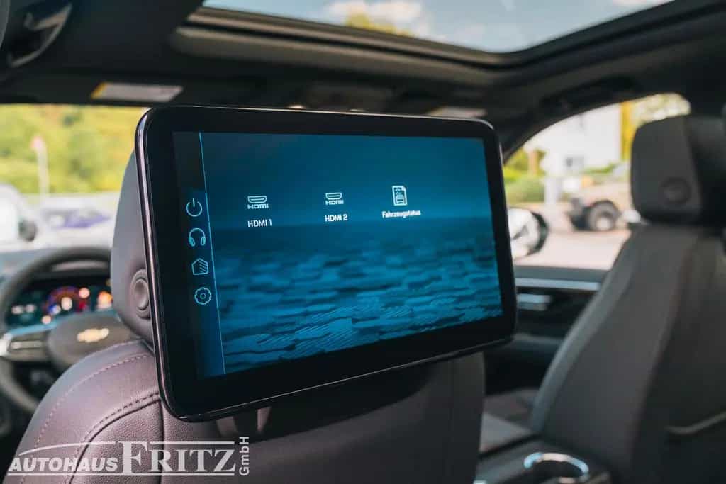 Chevrolet Suburban High Country - 6,2l V8 4WD TV null-photo-21