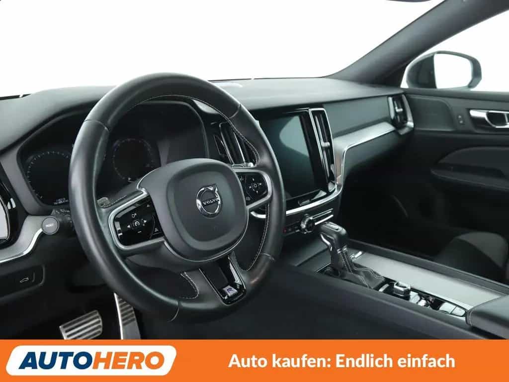 Volvo V60 2.0 T5 R-Design AWD Aut*NAVI*LED*TEMPO*CAM* 01/2020-photo-9