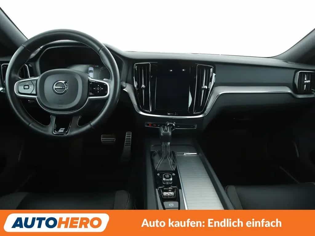 Volvo V60 2.0 T5 R-Design AWD Aut*NAVI*LED*TEMPO*CAM* 01/2020-photo-10