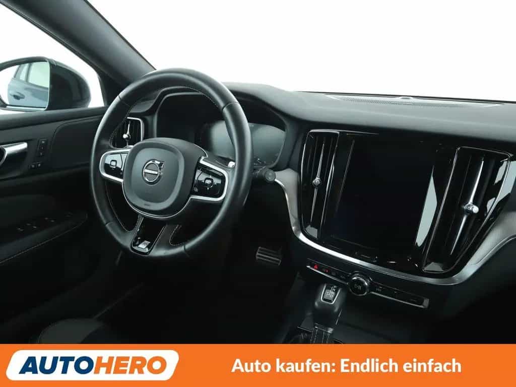 Volvo V60 2.0 T5 R-Design AWD Aut*NAVI*LED*TEMPO*CAM* 01/2020-photo-11