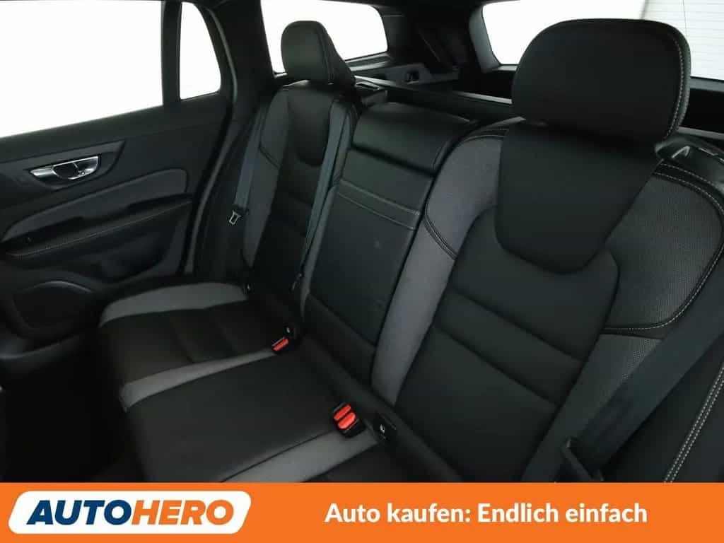 Volvo V60 2.0 T5 R-Design AWD Aut*NAVI*LED*TEMPO*CAM* 01/2020-photo-12