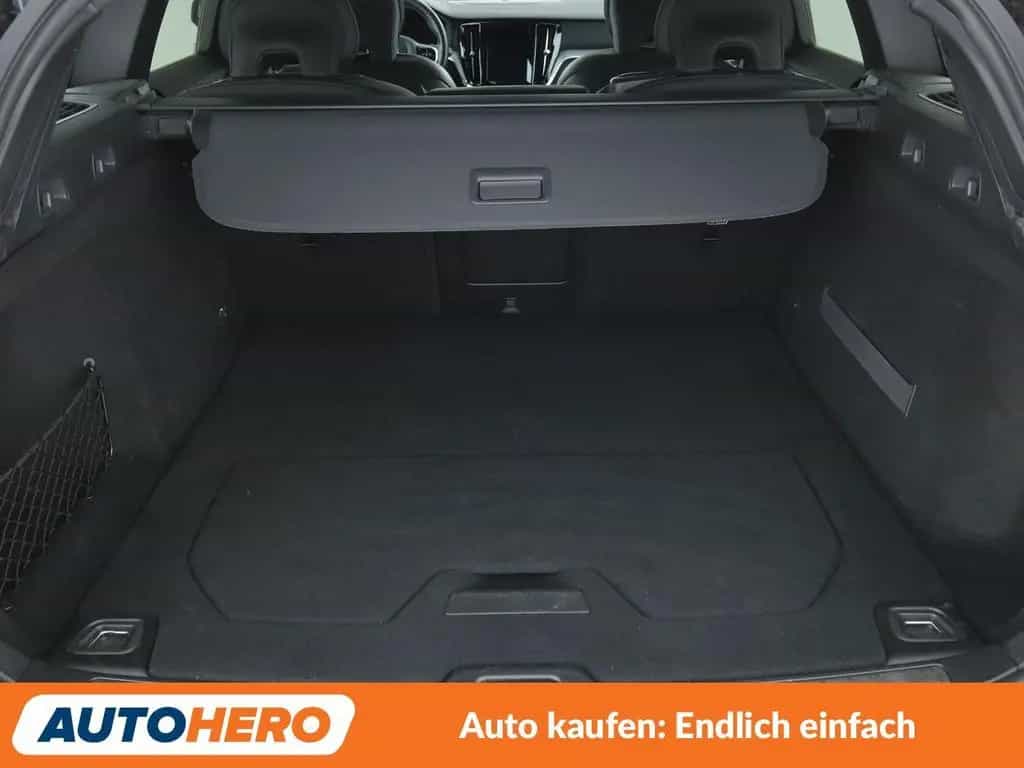 Volvo V60 2.0 T5 R-Design AWD Aut*NAVI*LED*TEMPO*CAM* 01/2020-photo-16