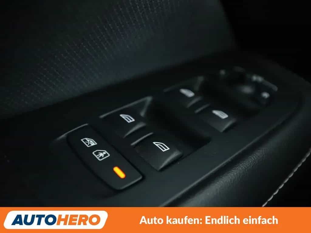 Volvo V60 2.0 T5 R-Design AWD Aut*NAVI*LED*TEMPO*CAM* 01/2020-photo-23