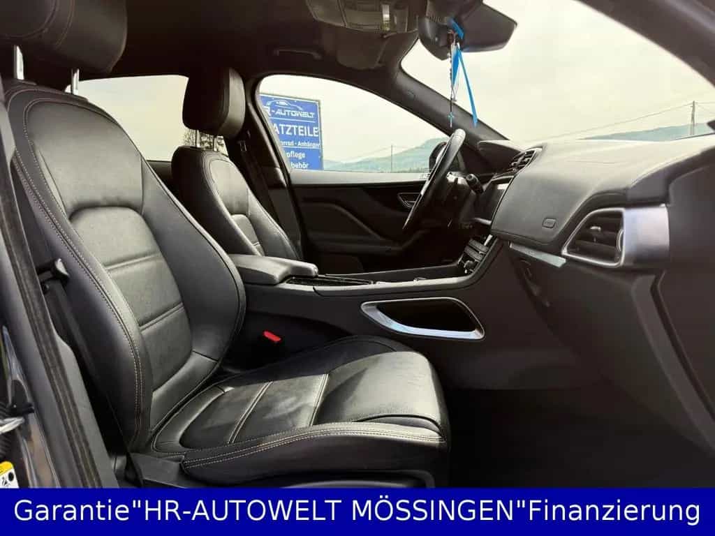 Jaguar F-Pace PrestigeAWD*R-SPORT*AHK*LEDER*360° KAMERA 06/2019-photo-24