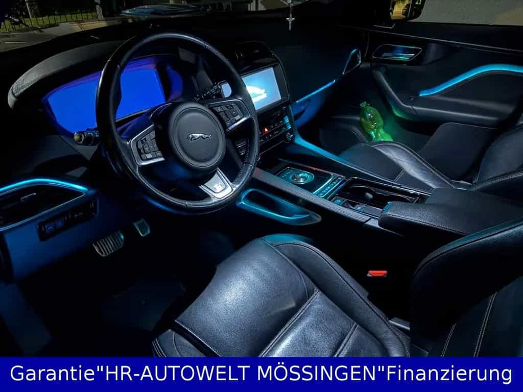 Jaguar F-Pace PrestigeAWD*R-SPORT*AHK*LEDER*360° KAMERA 06/2019-photo-29