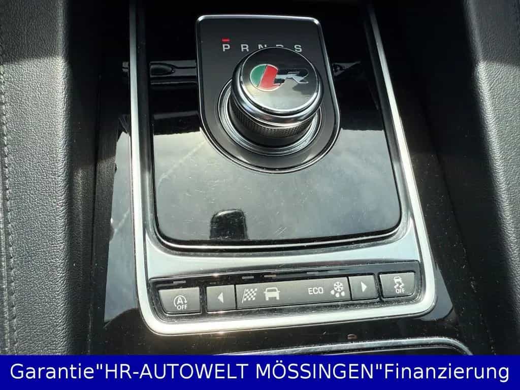 Jaguar F-Pace PrestigeAWD*R-SPORT*AHK*LEDER*360° KAMERA 06/2019-photo-44