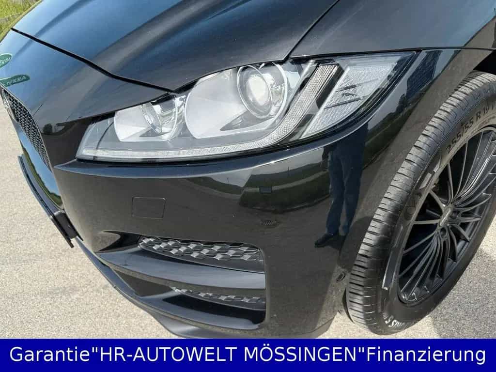 Jaguar F-Pace PrestigeAWD*R-SPORT*AHK*LEDER*360° KAMERA 06/2019-photo-8