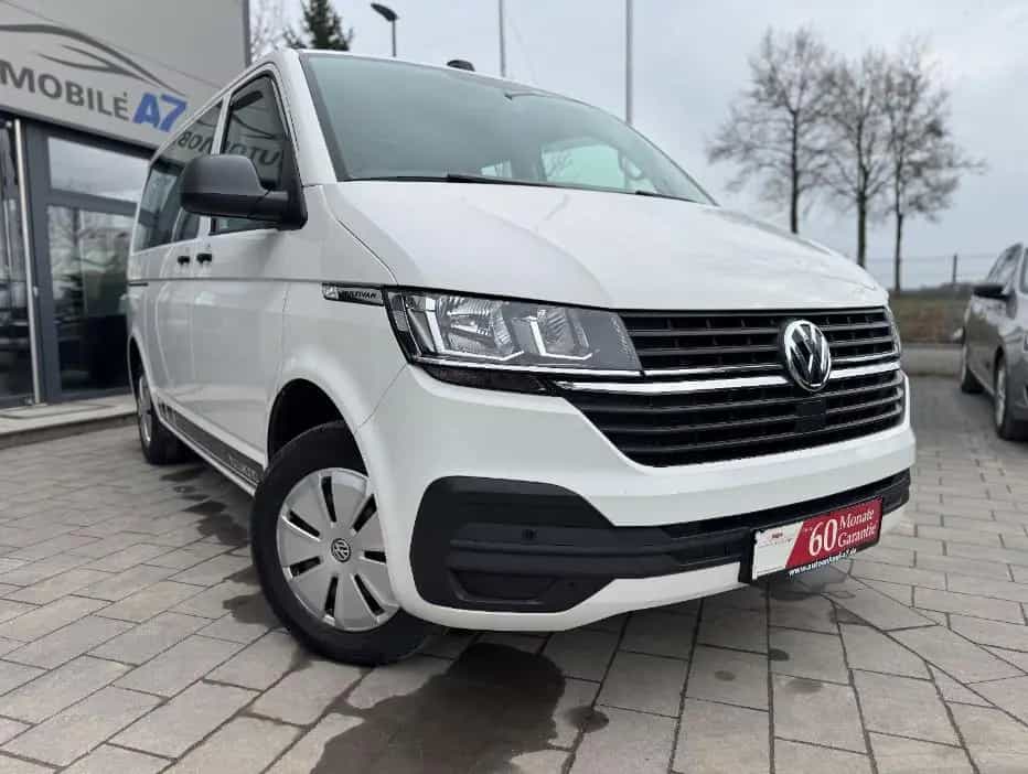 Volkswagen Transporter Multivan Family *1.HAND/7.SITZER/AHK* 12/2020-photo-0