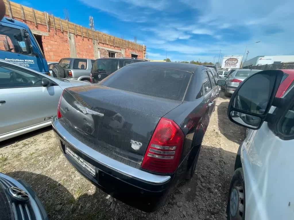 Chrysler 300C 3.5 09/2004-photo-1