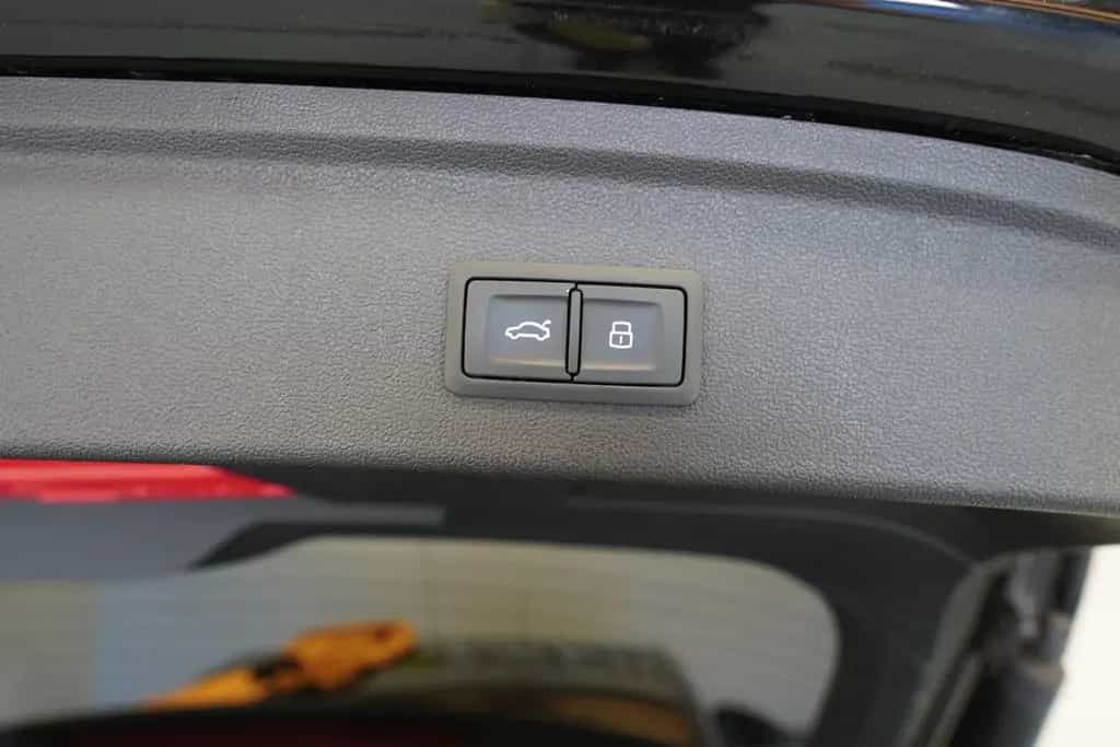 Audi A3 SB 30 TFSI S-tr. "SITZH*NAVI*VIRTUAL*AVV*L 02/2021-photo-18