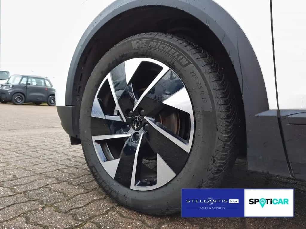 Opel Grandland 1.2 Mild-Hybrid GS 02/2025-photo-10