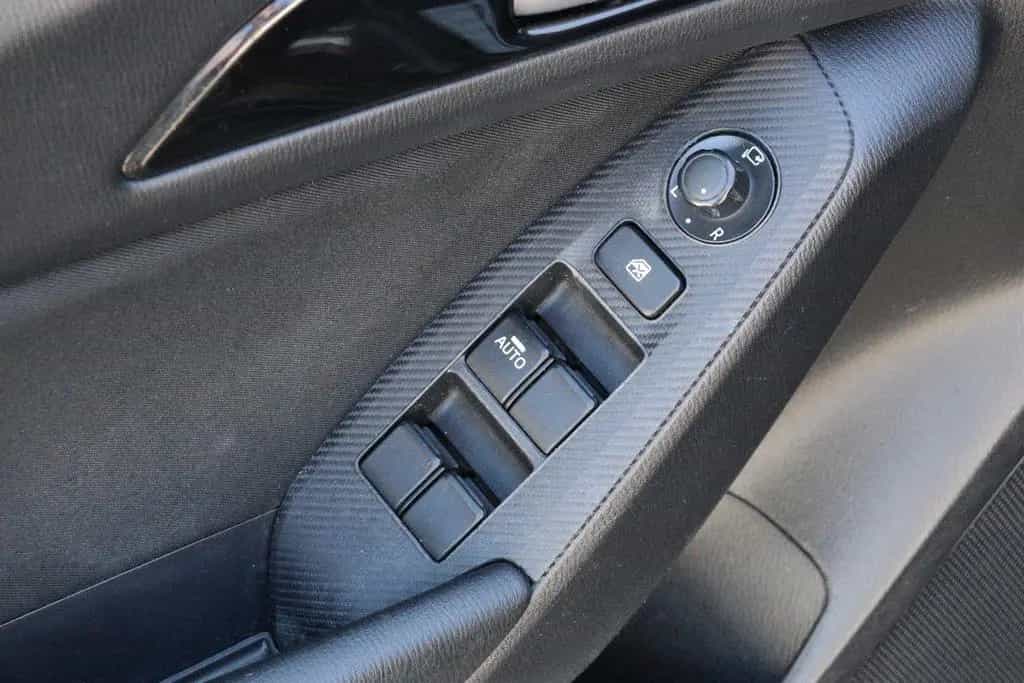 Mazda 3 Lim. 2.0 Center-Line Navi Sitzheizung PDC 03/2016-photo-14