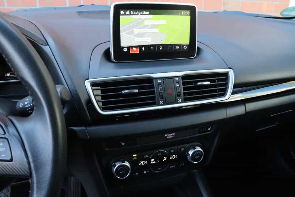 Mazda 3 Lim. 2.0 Center-Line Navi Sitzheizung PDC 03/2016-photo-20
