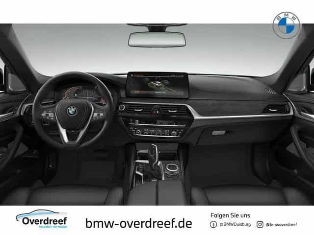 BMW 5 Series 520d xDrive Touring Luxury Line Innovationsp. 10/2022-photo-2
