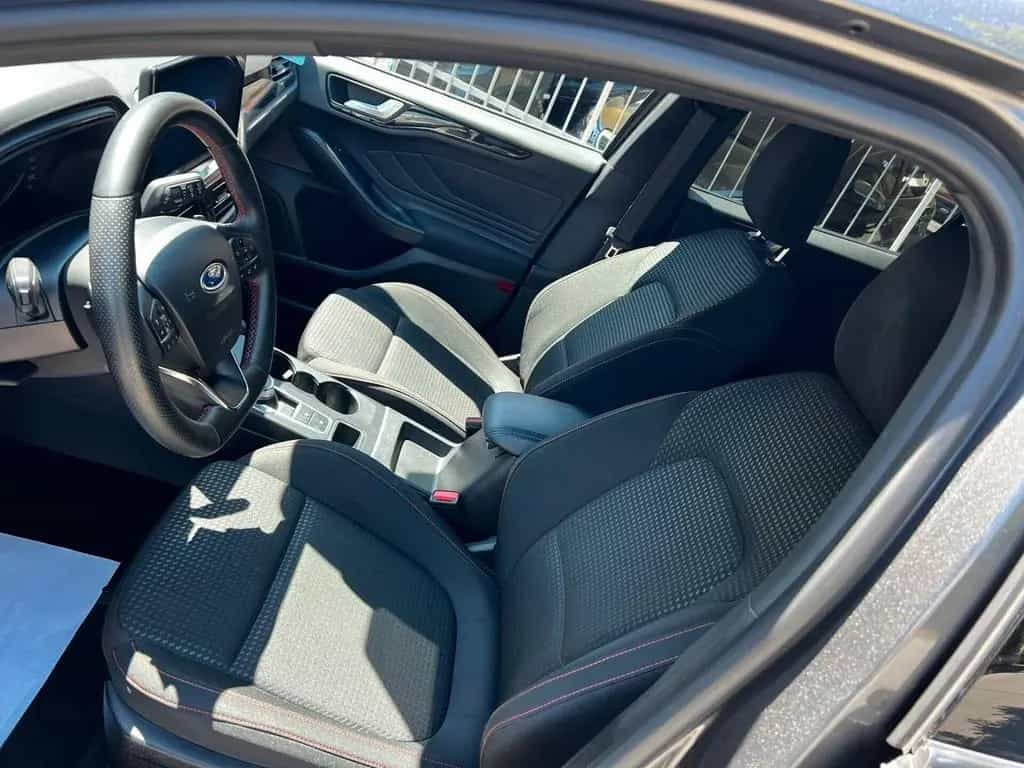 Other Ford Focus 1.5 EcoBlue 120 CV automatico SW ST-L 03/2023-photo-8
