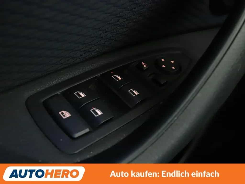 BMW X1 sDrive 18i M Sport Aut.*NAVI*CAM*LED*TEMPO* 03/2020-photo-24