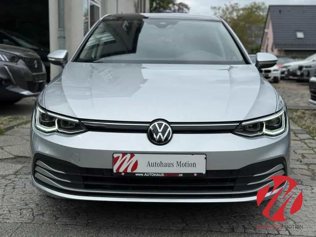 Volkswagen Golf VIII Life 2.0 TDI SCR DSG Pano Navi LED ACC 04/2022-photo-1