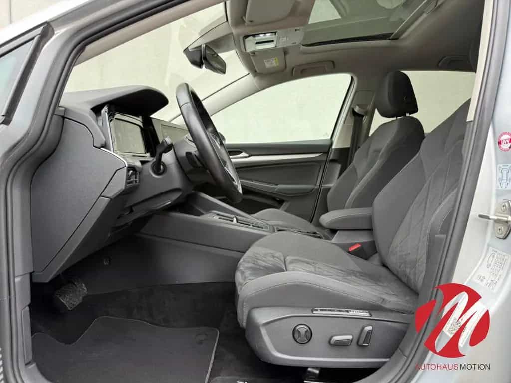 Volkswagen Golf VIII Life 2.0 TDI SCR DSG Pano Navi LED ACC 04/2022-photo-10