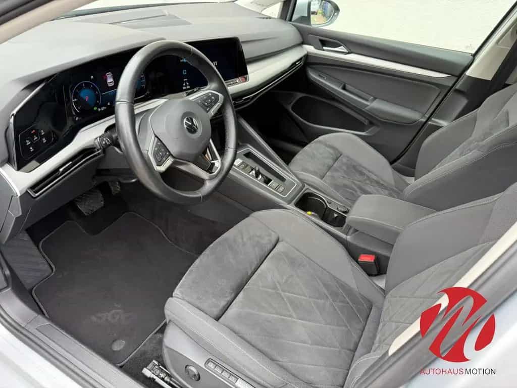Volkswagen Golf VIII Life 2.0 TDI SCR DSG Pano Navi LED ACC 04/2022-photo-11