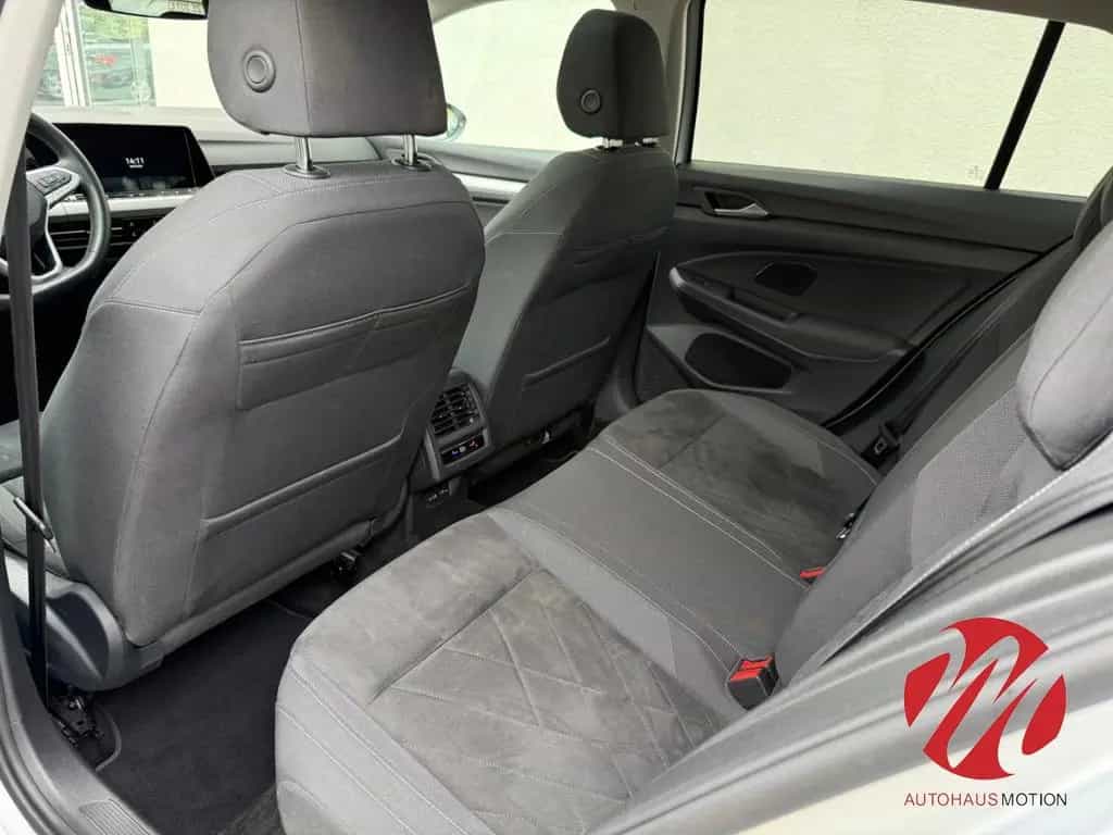 Volkswagen Golf VIII Life 2.0 TDI SCR DSG Pano Navi LED ACC 04/2022-photo-13